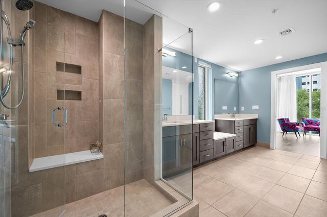 176 4TH AVENUE NE 201, St Petersburg, FL 33701