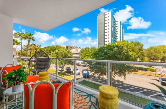 176 4TH AVENUE NE 201, St Petersburg, FL 33701