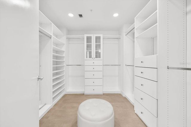176 4TH AVENUE NE 201, St Petersburg, FL 33701