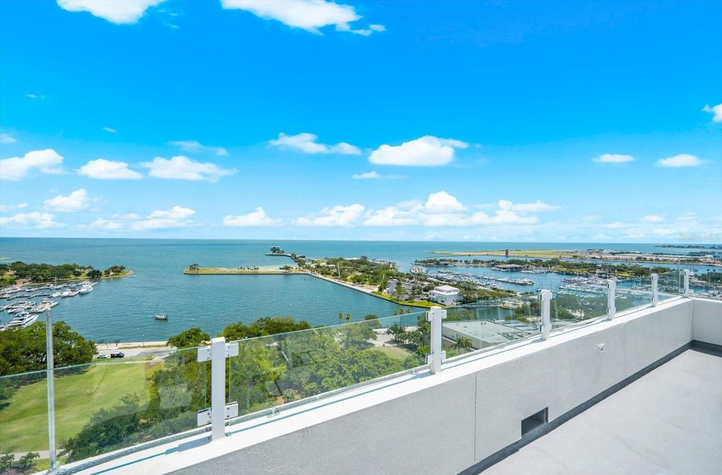 176 4TH AVENUE NE 201, St Petersburg, FL 33701