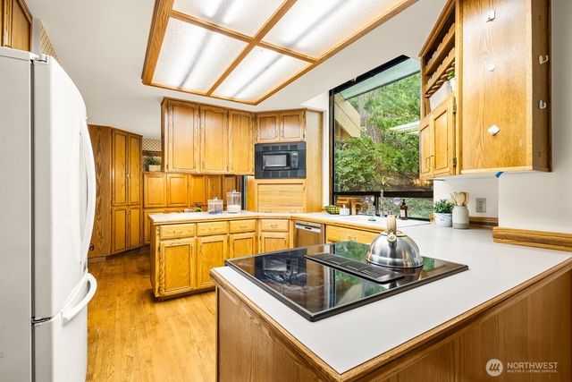 14310 SE 63rd Street, Bellevue, WA 98006