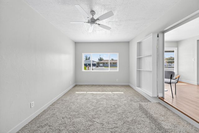 202 W Gail Avenue, Tulare, CA 93274