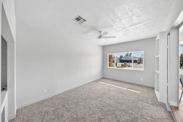 202 W Gail Avenue, Tulare, CA 93274