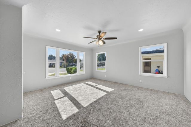 202 W Gail Avenue, Tulare, CA 93274