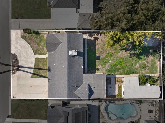 202 W Gail Avenue, Tulare, CA 93274