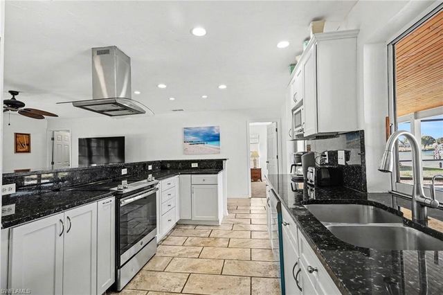 3104 SE 6th AVE, Cape Coral, FL 33904