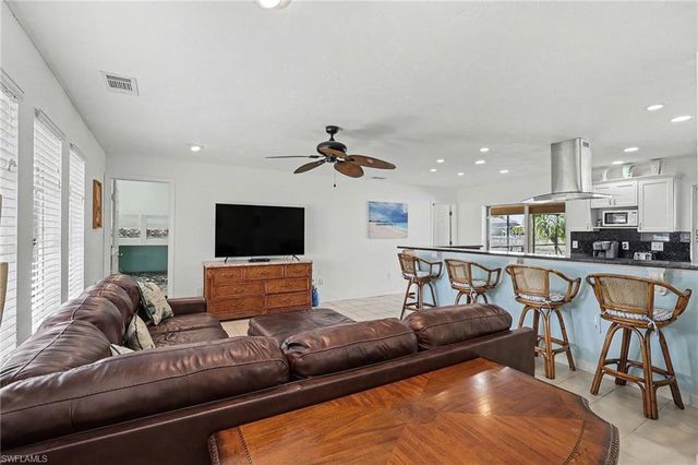 3104 SE 6th AVE, Cape Coral, FL 33904