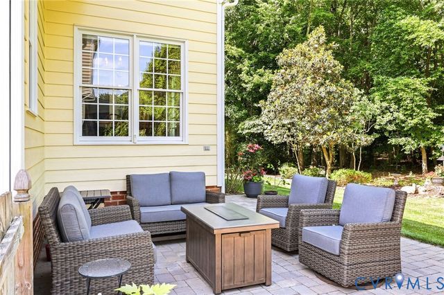 5229 Harvest Glen Dr, Glen Allen, VA 23059