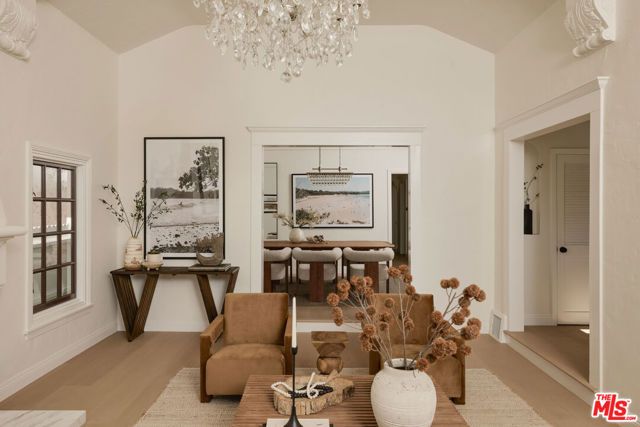 8607 Clifton Way, Beverly Hills, CA 90211