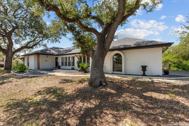31421 Wild Oak Hill, Fair Oaks Ranch, TX 78015