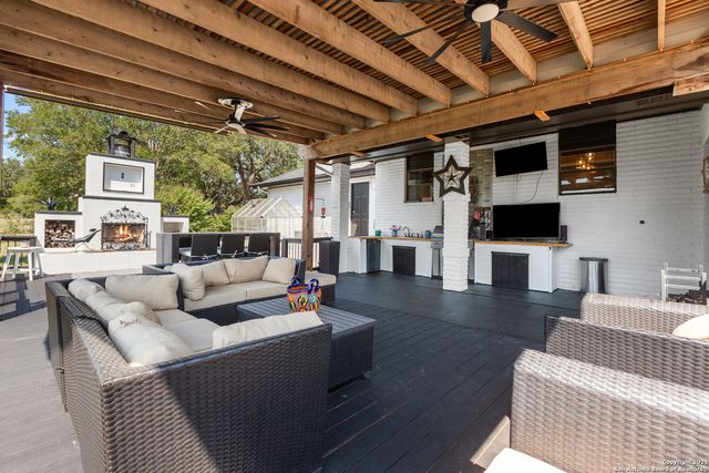 31421 Wild Oak Hill, Fair Oaks Ranch, TX 78015