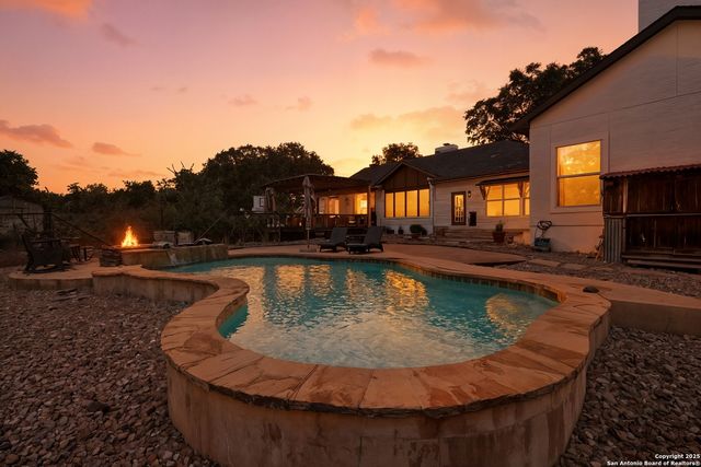 31421 Wild Oak Hill, Fair Oaks Ranch, TX 78015