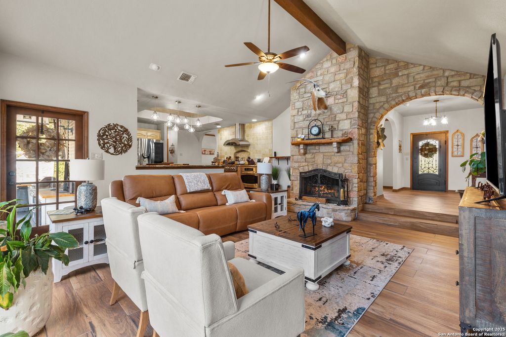 31421 Wild Oak Hill, Fair Oaks Ranch, TX 78015
