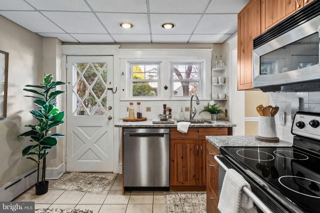 530 E MANOA RD, Havertown, PA 19083