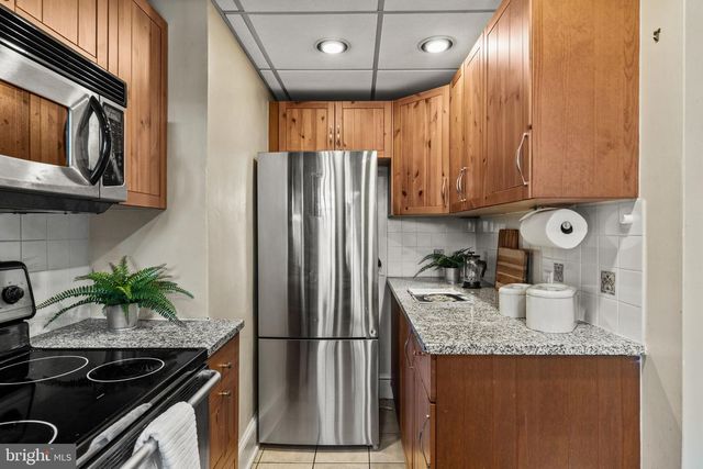 530 E MANOA RD, Havertown, PA 19083