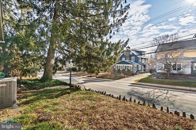 530 E MANOA RD, Havertown, PA 19083