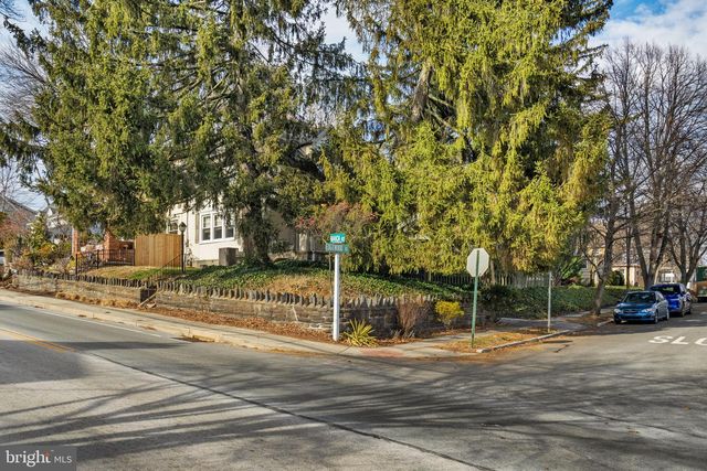 530 E MANOA RD, Havertown, PA 19083