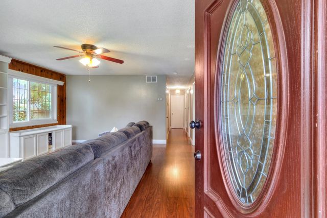 1518 Victor Way, Modesto, CA 95351