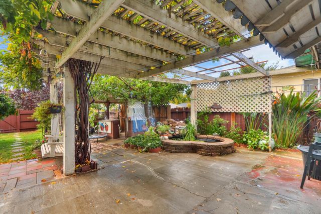 1518 Victor Way, Modesto, CA 95351