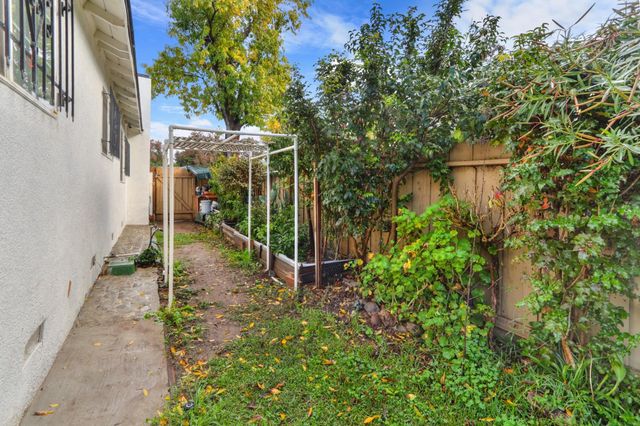 1518 Victor Way, Modesto, CA 95351