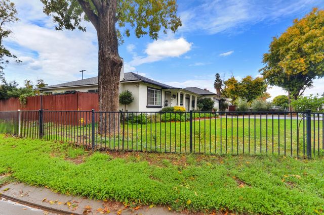 1518 Victor Way, Modesto, CA 95351