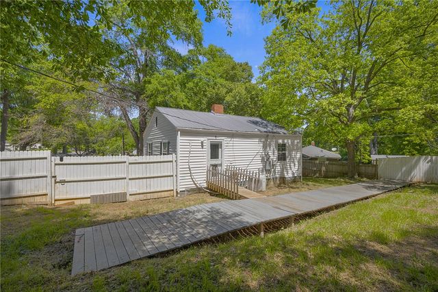 1616 Meadowbrook Circle, Anderson, SC 29624