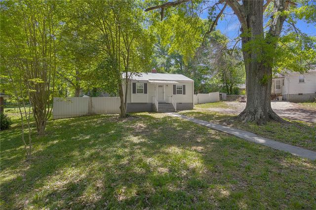 1616 Meadowbrook Circle, Anderson, SC 29624