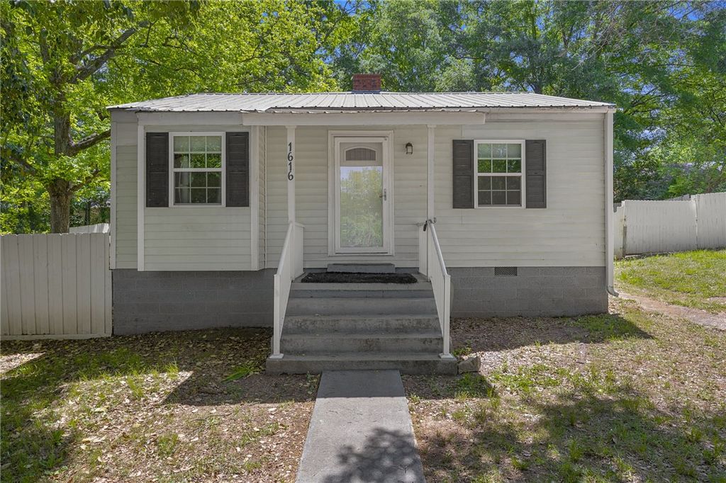 1616 Meadowbrook Circle, Anderson, SC 29624
