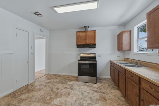 1459 winnipeg, San Antonio, TX 78225