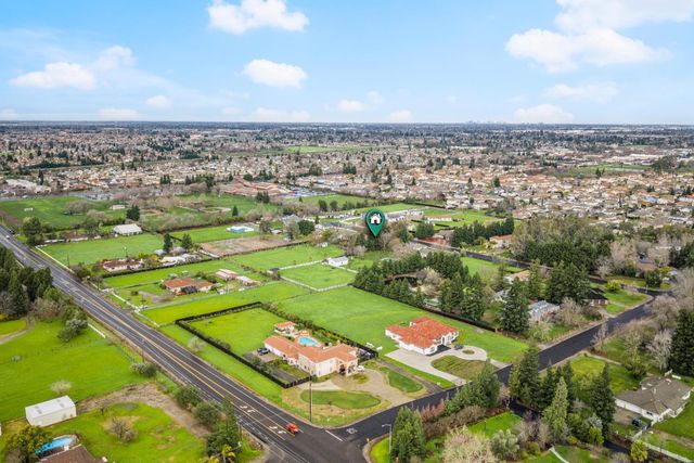 9028 Deleon Ct, Elk Grove, CA 95624