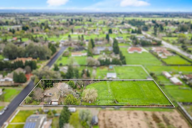 9028 Deleon Ct, Elk Grove, CA 95624