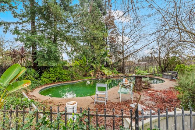 9028 Deleon Ct, Elk Grove, CA 95624