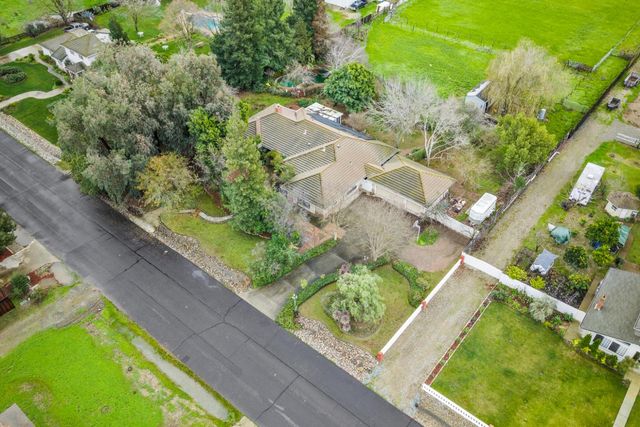 9028 Deleon Ct, Elk Grove, CA 95624