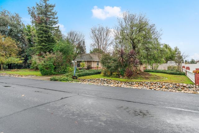 9028 Deleon Ct, Elk Grove, CA 95624