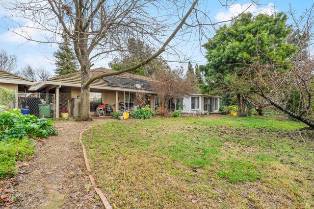 9028 Deleon Ct, Elk Grove, CA 95624