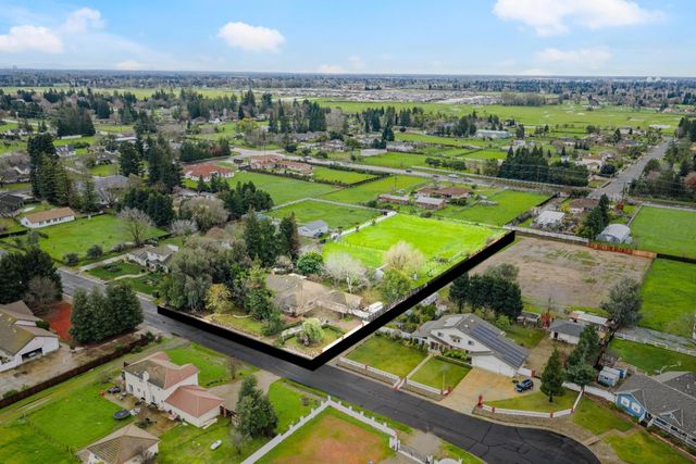 9028 Deleon Ct, Elk Grove, CA 95624