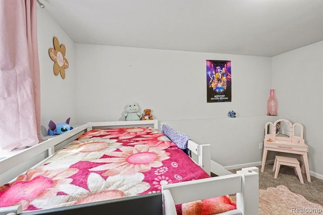 202 Creek Pointe Circle, Durand, MI 48429
