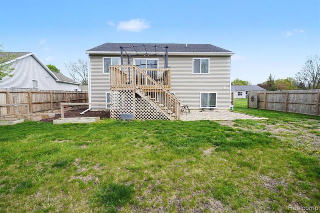 202 Creek Pointe Circle, Durand, MI 48429