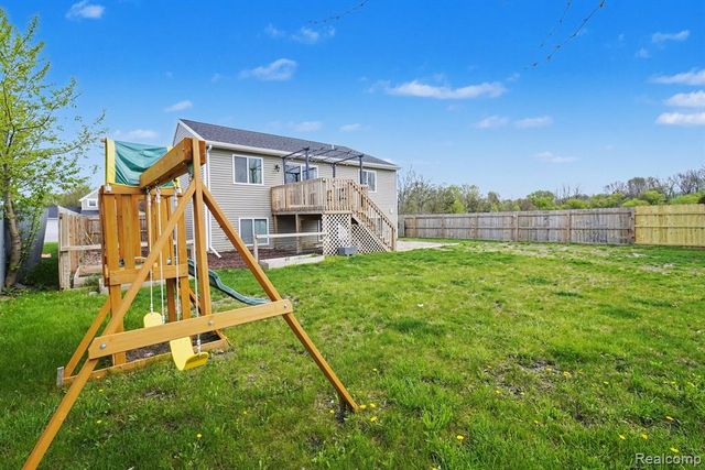 202 Creek Pointe Circle, Durand, MI 48429