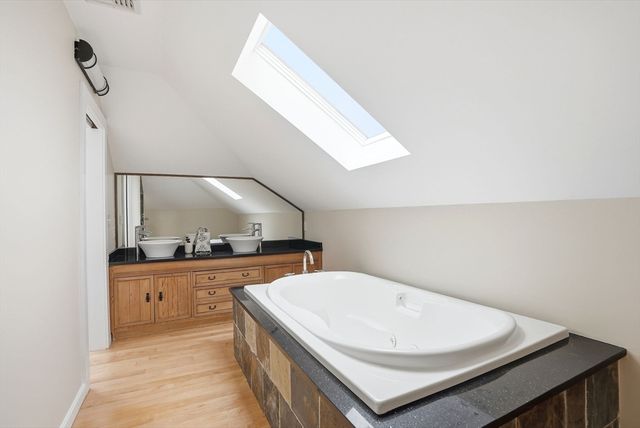 52 Boutwell 2, Boston, MA 02122