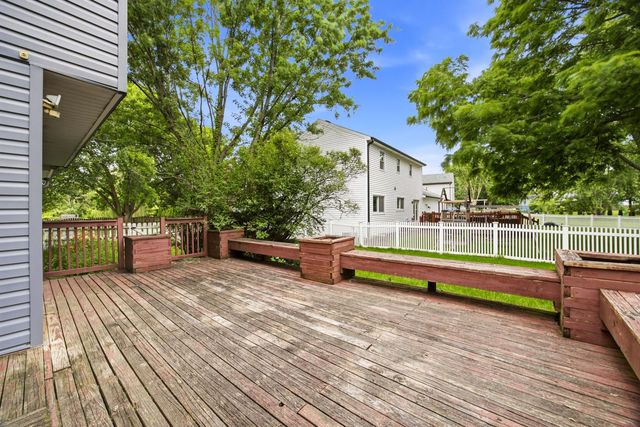 1359 Auburn Avenue, Naperville, IL 60565