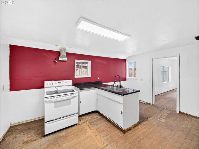 7011 Se 77TH Ave, Portland, OR 97206