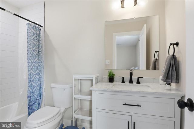 214 OAKWOOD RD, Dundalk, MD 21222