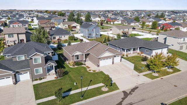 2614 6th Street W, West Fargo, ND 58078