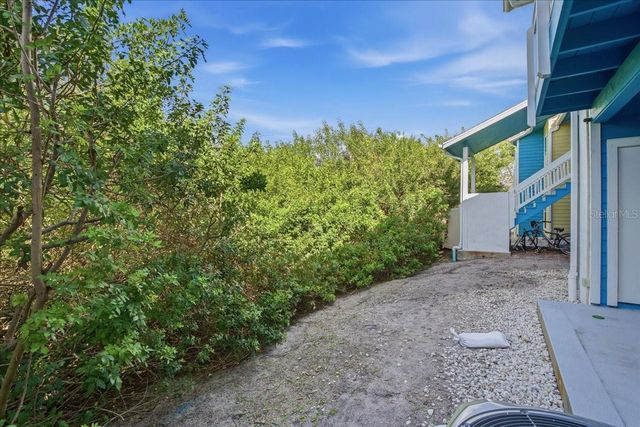 455 ALT 19 S 151, Palm Harbor, FL 34683