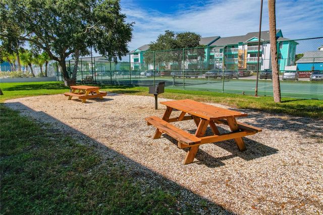 455 ALT 19 S 151, Palm Harbor, FL 34683