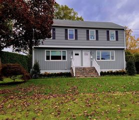 44 Cross Street, New Canaan, CT 06840