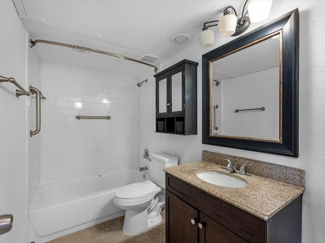 6402 Del Monte Drive 46, Houston, TX 77057