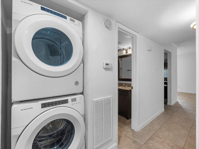 6402 Del Monte Drive 46, Houston, TX 77057