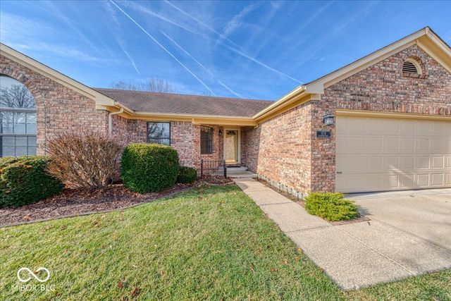 974 Ellington Circle, Greenwood, IN 46143